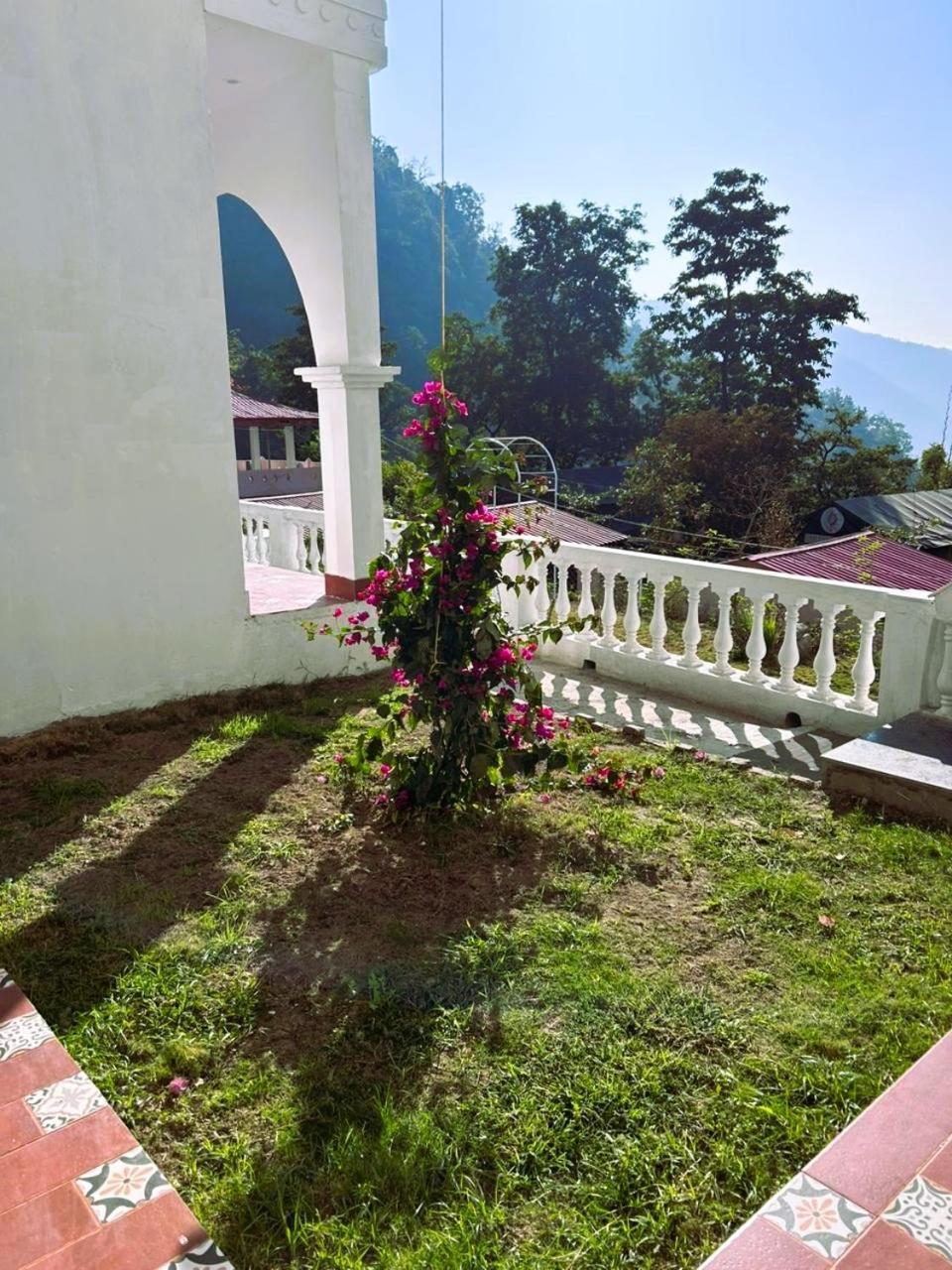 Shiv Shakti Yogpeeth Cottages Rishikesh Exterior photo